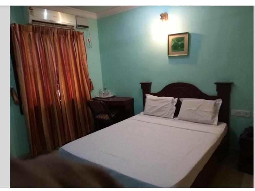 Hotel Priya Chengannur Exteriér fotografie