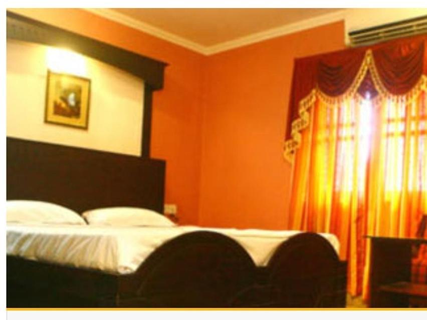 Hotel Priya Chengannur Exteriér fotografie